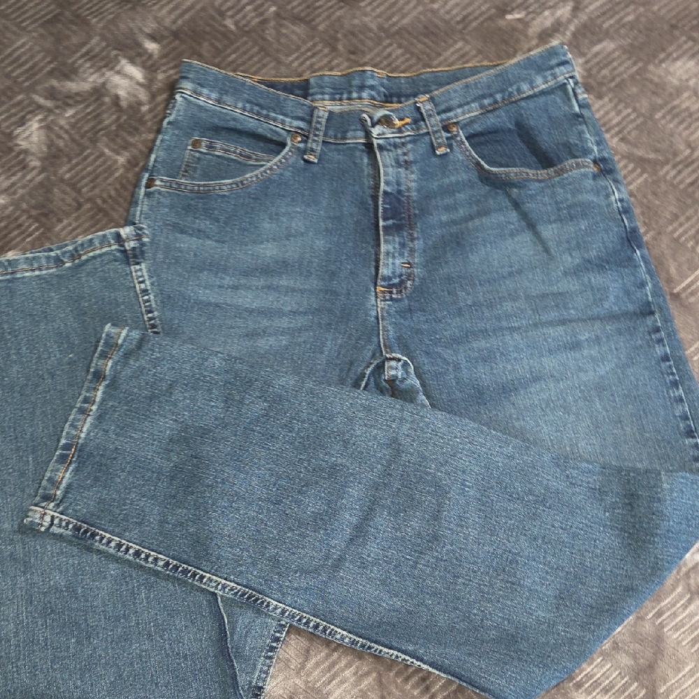 Wrangler Classic Blue Straight Jeans Men's 32x34